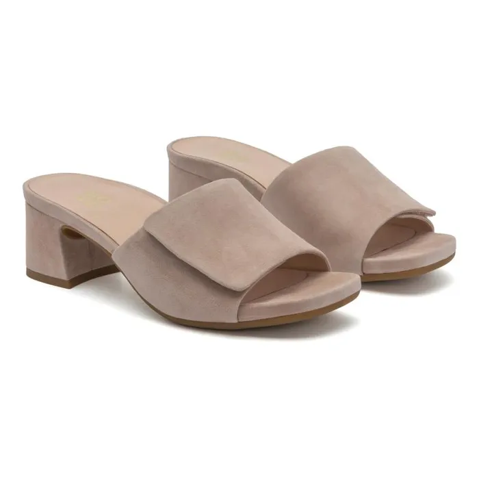 ABEO Avenue Slide Beige Womens Abeo Dress