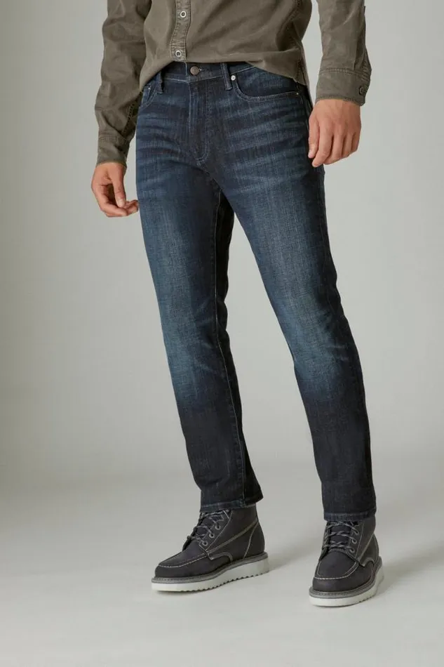 Lucky Brand 410 Athletic Straight Coolmax Stretch Jean Genesis Men Jeans