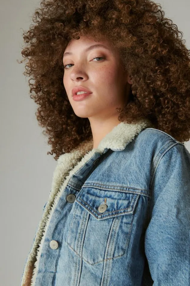 Lucky Brand Faux Shearling Lined Denim Trucker Jacket Loretto Sky Women Jackets and Outerwear