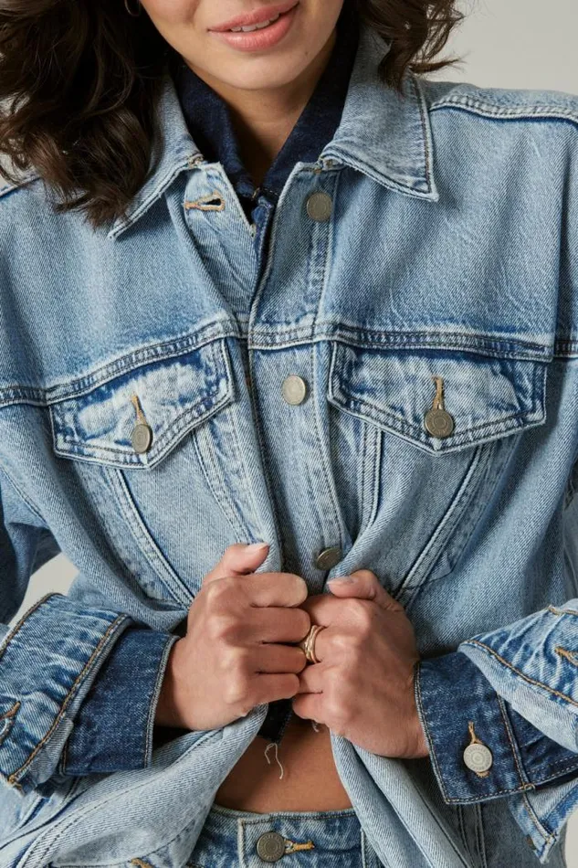 Lucky Brand Relaxed Denim Trucker Jacket Ripple Women Jackets and Outerwear