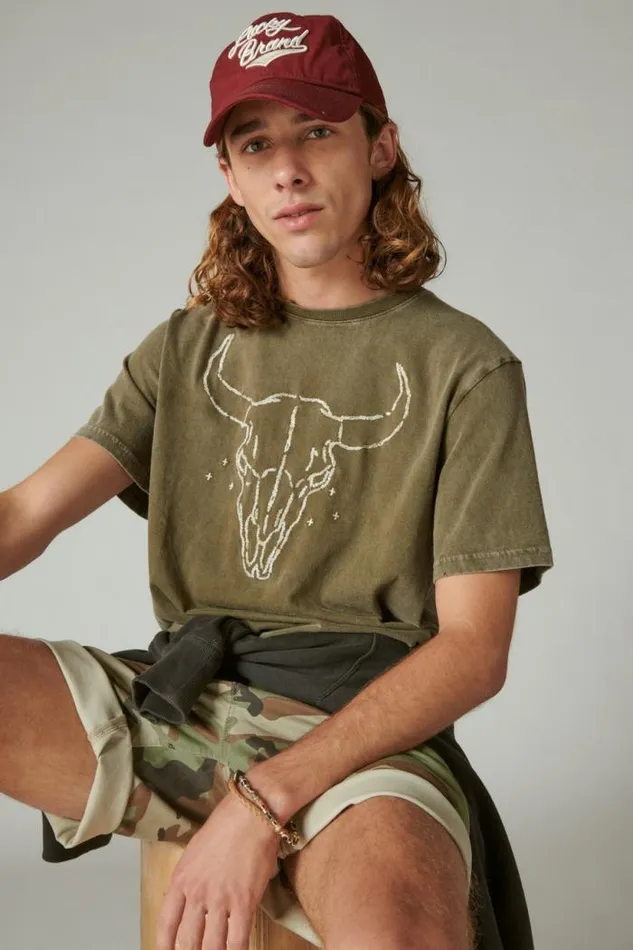 Lucky Brand Steer Skull Tee Beech Men Graphic Tees