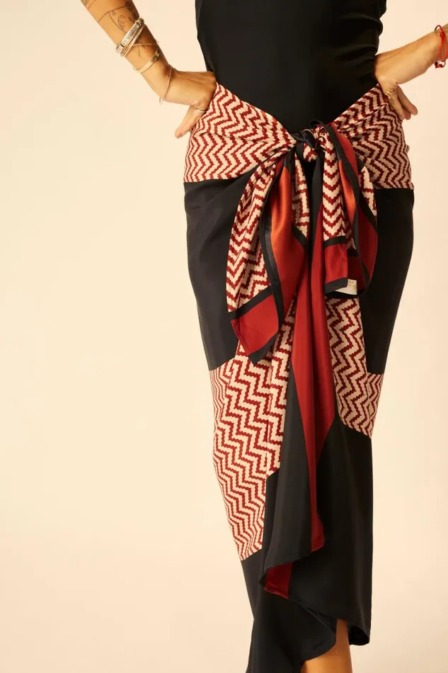 Natalie Martin SARONGSCARF Block Zigzag Noire Shop Coverups
