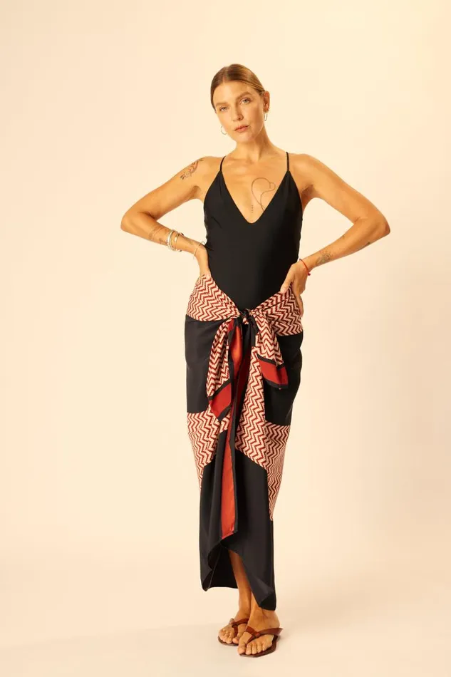 Natalie Martin SARONGSCARF Block Zigzag Noire Shop Coverups