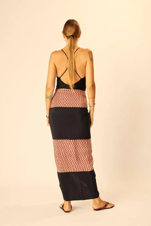 Natalie Martin SARONGSCARF Block Zigzag Noire Shop Coverups