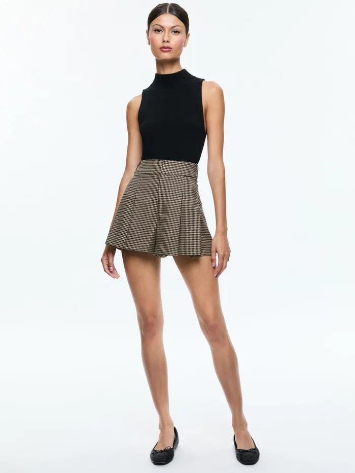 Shorts Women Alice Olivia SCARLET HIGH RISE FLUTTER SHORTS Camelblack
