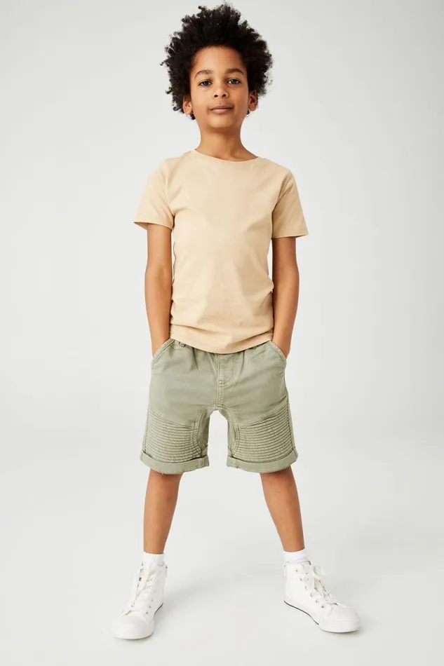 Slouch Fit Short Lorne Green Boys Cotton On Shorts