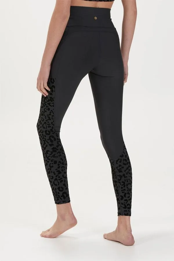 Sosandar Activewear Women Carolina Black Leopard Print Activewear Leggings With Pockets Black