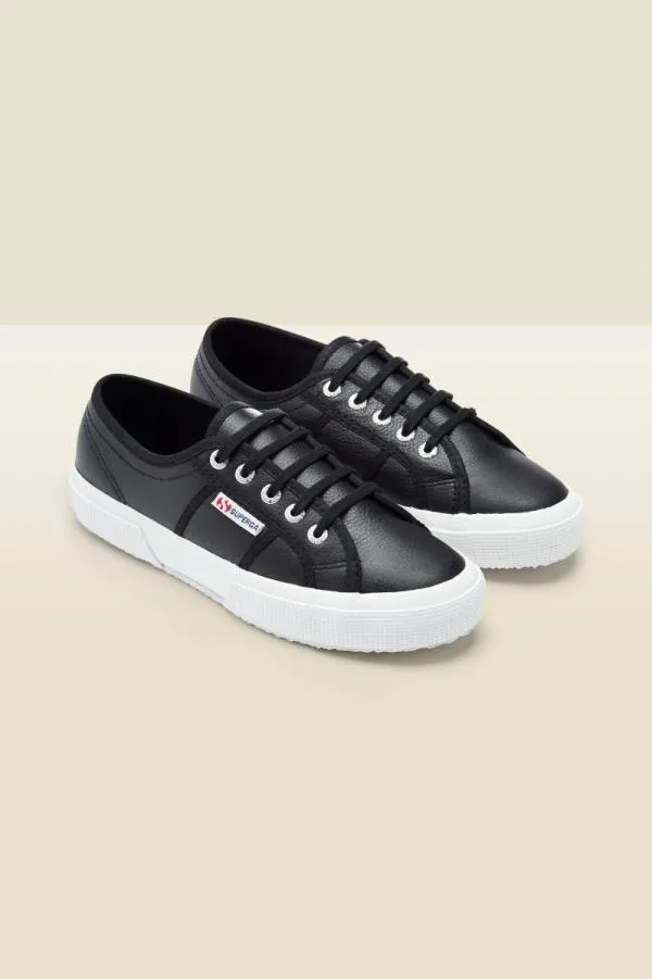 Sosandar Trainers 8211 Superga and Victoria Women Superga 2750 Classic Black and White Trainers Black White