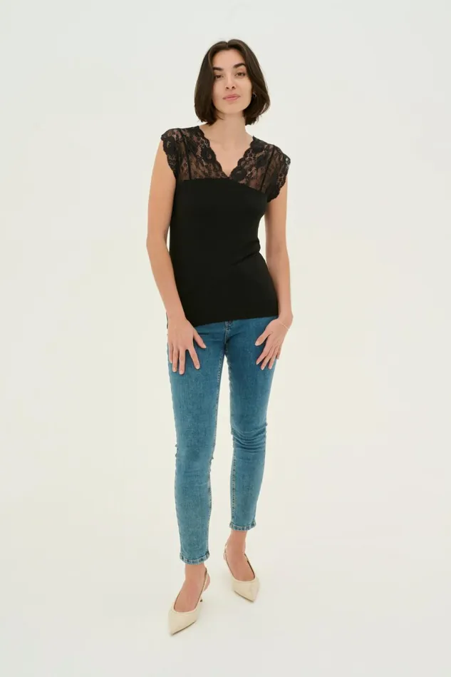 Tops and TShirts Women CULTURE CUpoppy Top Black