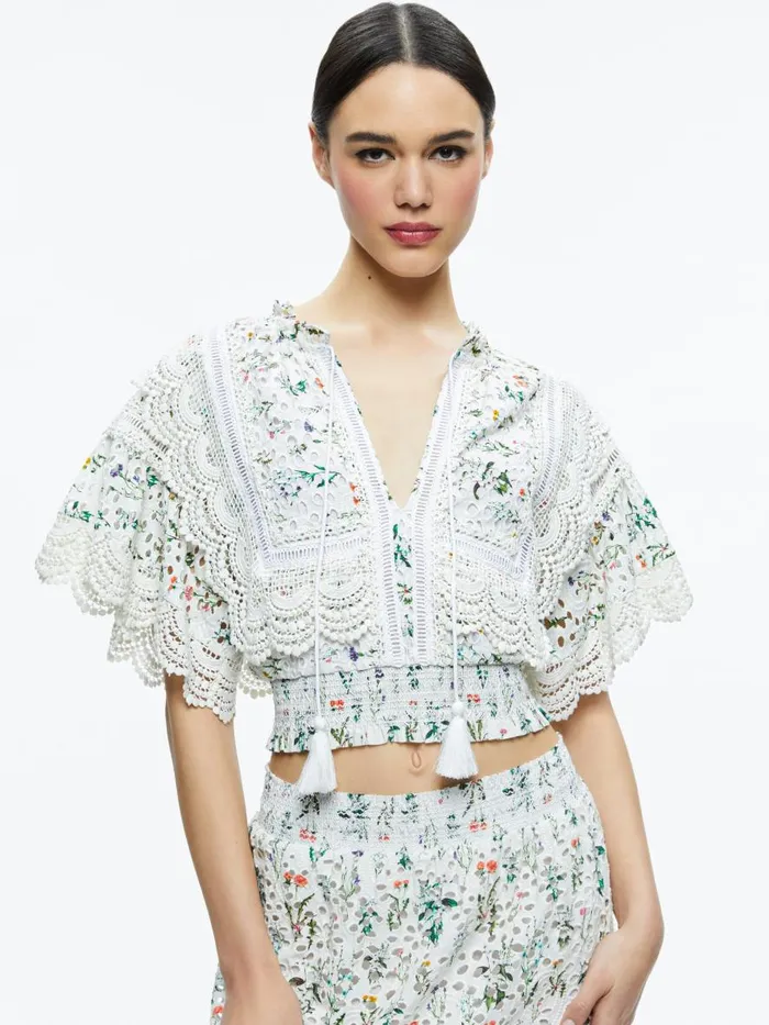 Tops Women Alice Olivia TABITHA LACE BUTTON FRONT CROPPED BLOUSE Georgia Floral Tops Women Alice Olivia TABITHA LACE BUTTON FRONT CROPPED BLOUSE Georgia Floral