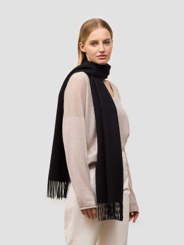 Women Begg X Co Scarves Arran Solid Oversized Cashmere Scarf Black