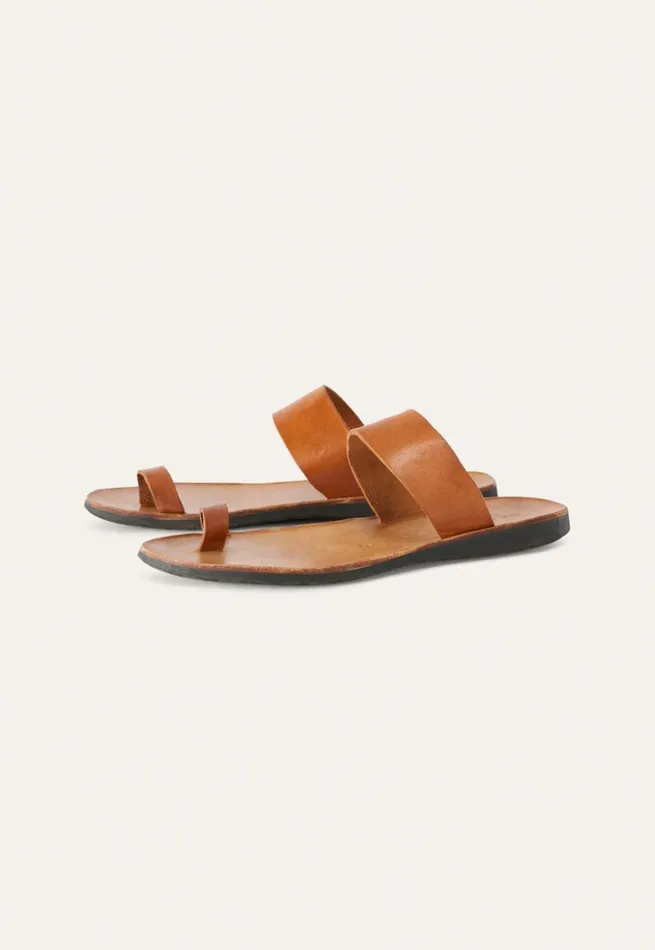 Women Toestrap Sandal Tan Poetry Fashion Footwear